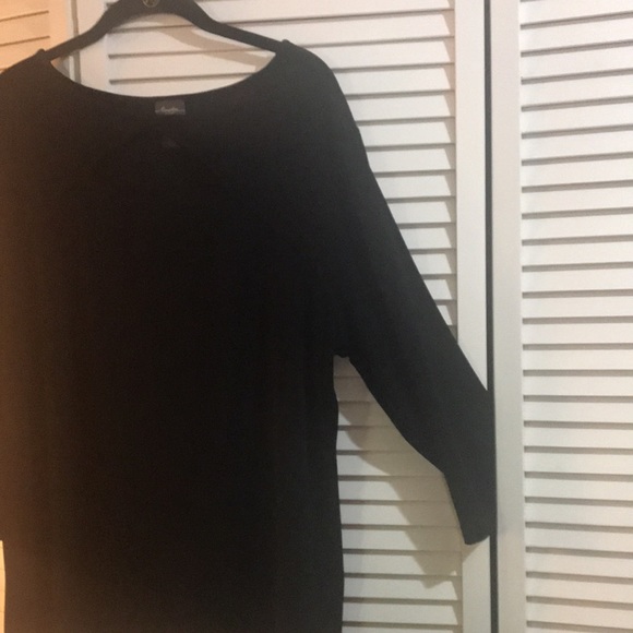 CHICOS - TRAVELERS, size 3 (equal to 1x-2x) jet black top; cut out front piece - Picture 4 of 6